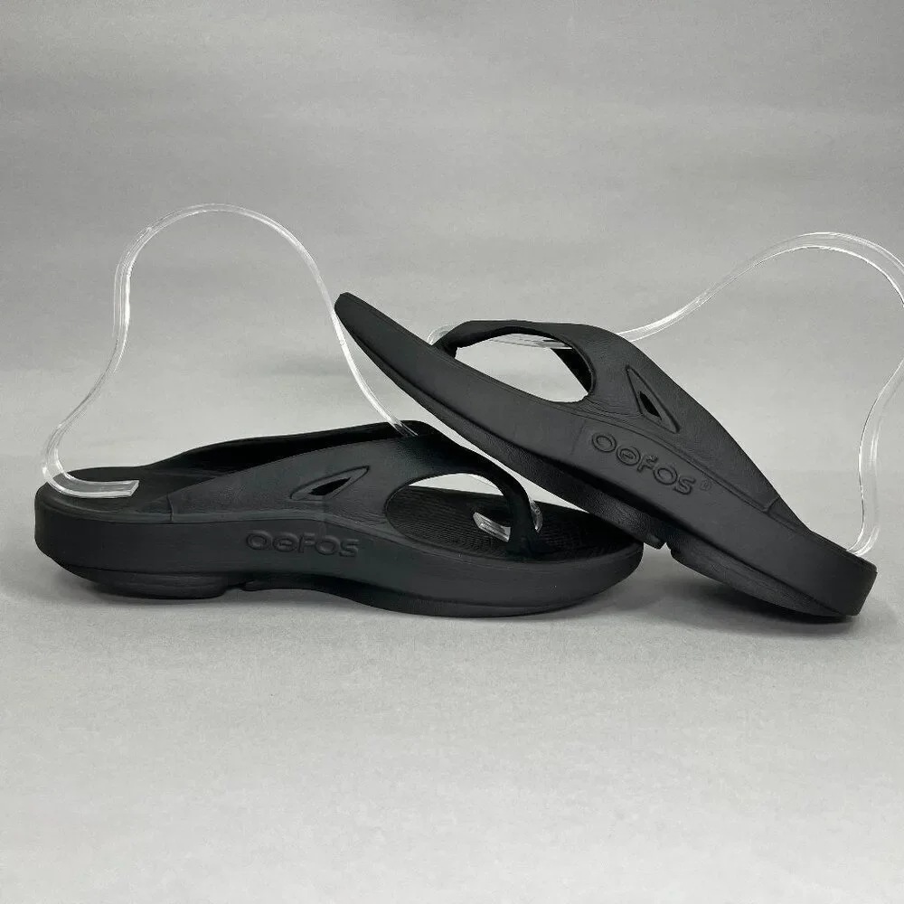 Oofos Women's Size 7 Black Original Sport‎ Flip Flop Sandals